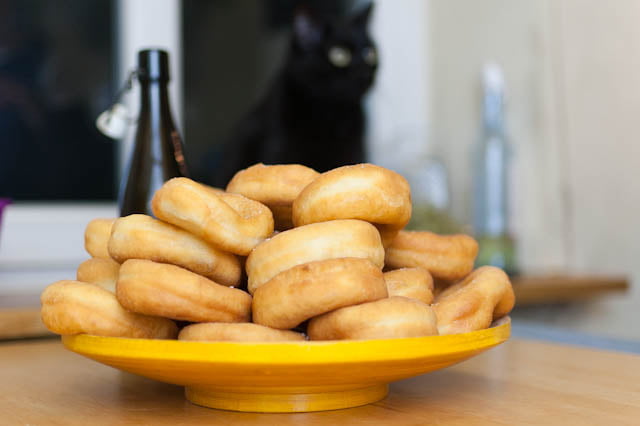 Słone oponki drożdżowe