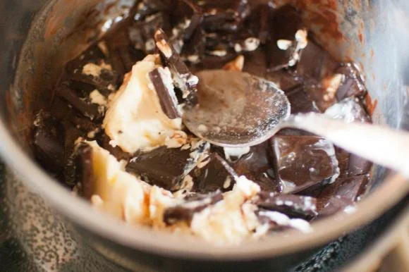 topiona czekolada z masłem topiona czekolada z masłem