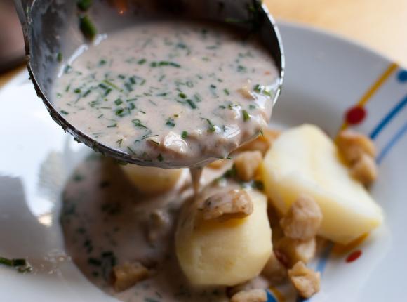 nalewanie chłodnika a la Borek Pękalski