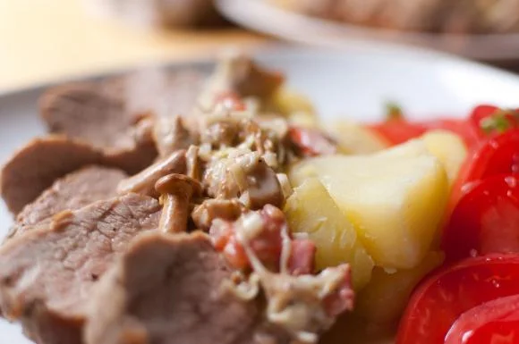 Polędwiczki wieprzowe w sosie kurkowym