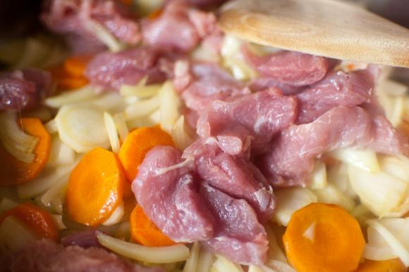 indyk podczas duszenia