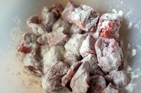 mięso wołowe w mące mięso wołowe w mące