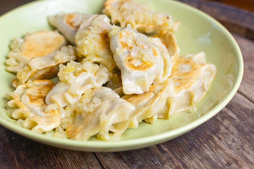 pierogi z kapustą i grzybami
