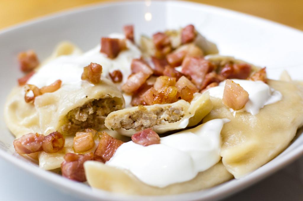 Pierogi z kaszą gryczaną i bryndzą