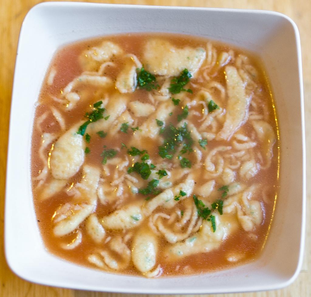 zupa pomidorowa z lanymi kluskami