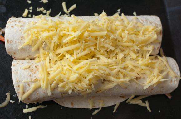 burrito przed włożeniem do piekarnika