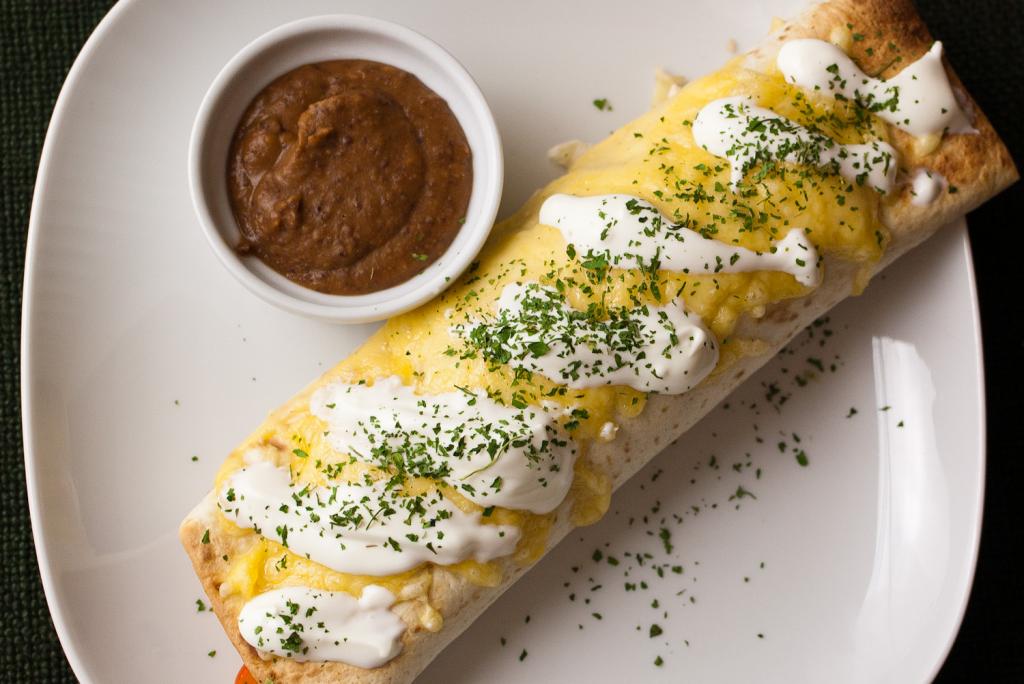 Burrito z dipem z czerwonej fasoli