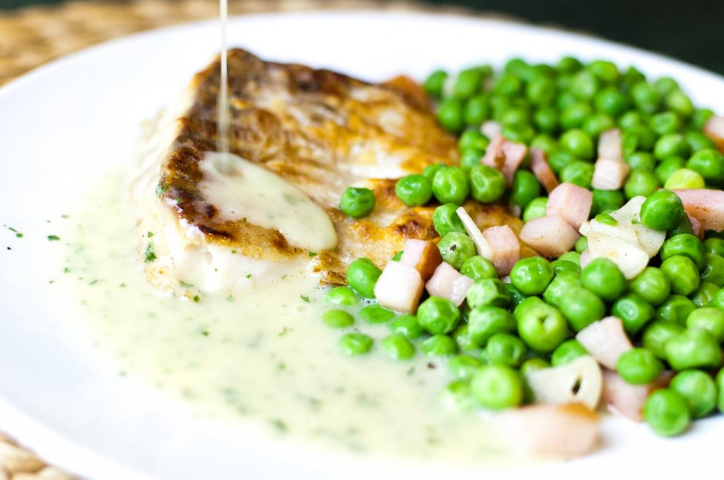 czarniak z zielonym groszkiem