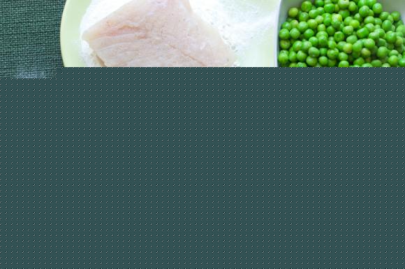 czarniak z zielonym groszkiem i boczkiem