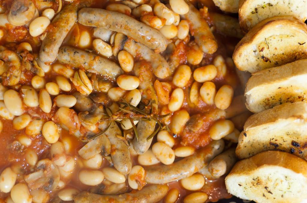 gotowa fasola z kiełbaskami