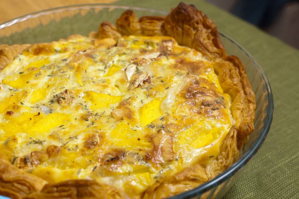 Tarta z kozim serem i mango