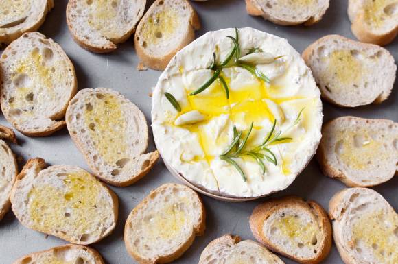 camembert i grzanki