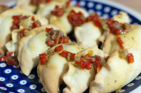 empanadas z sosem chimichurri